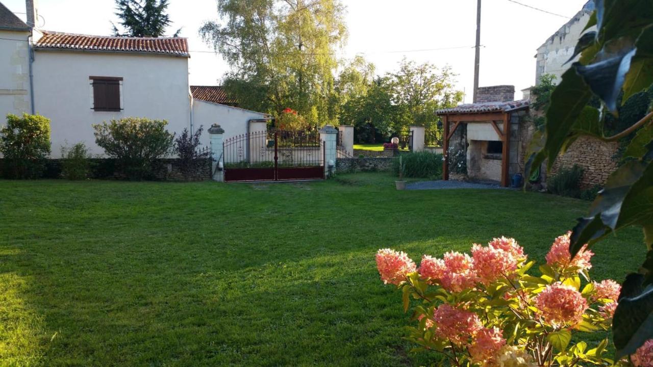 La Ferme Du Grand Bois Apartment Mouterre-Silly Bagian luar foto