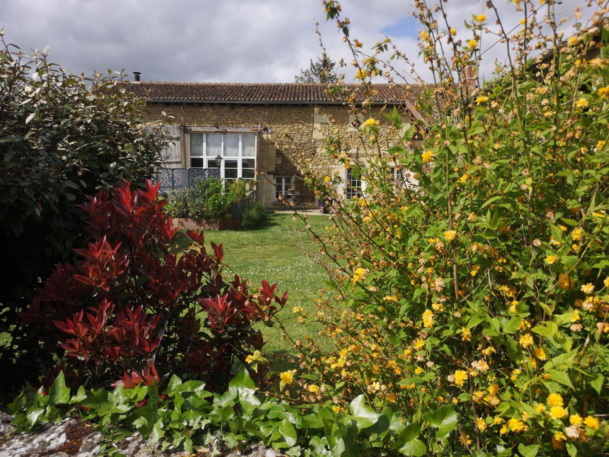 La Ferme Du Grand Bois Apartment Mouterre-Silly Bagian luar foto